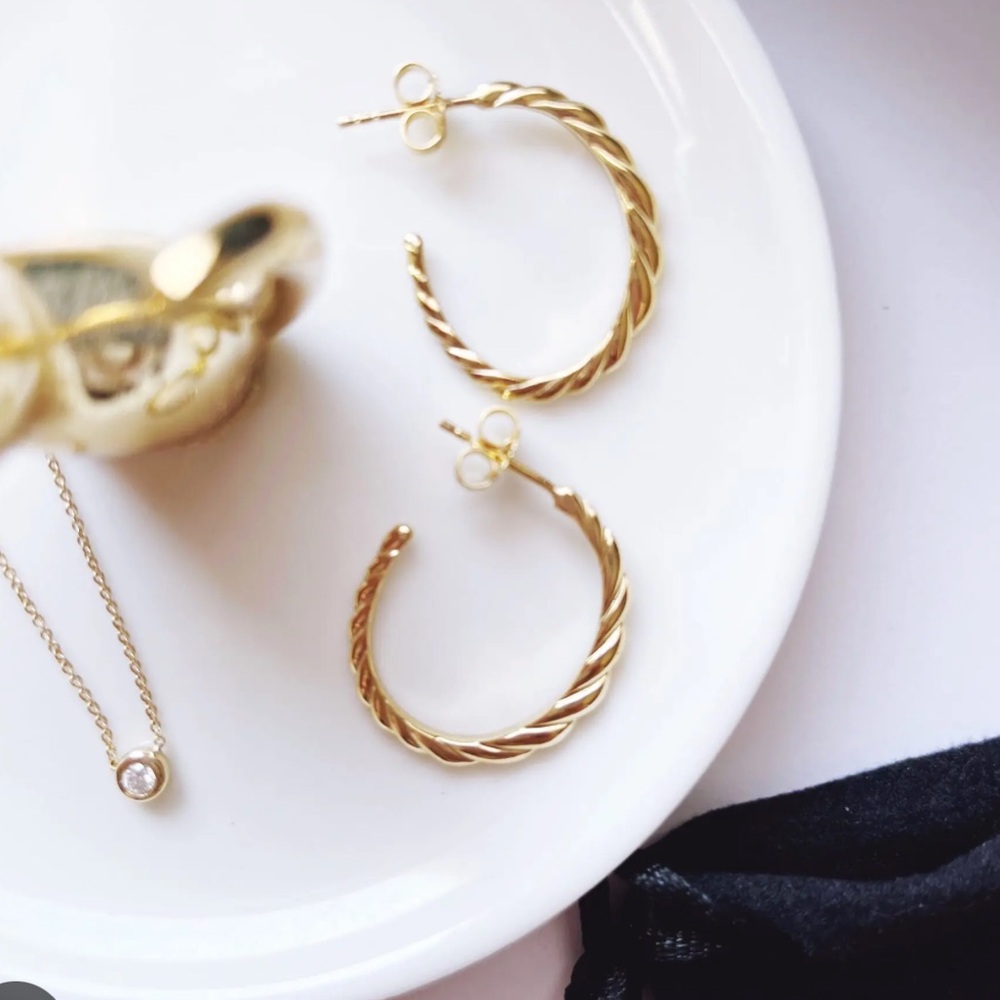 Mejuri thin croissant dome hoops